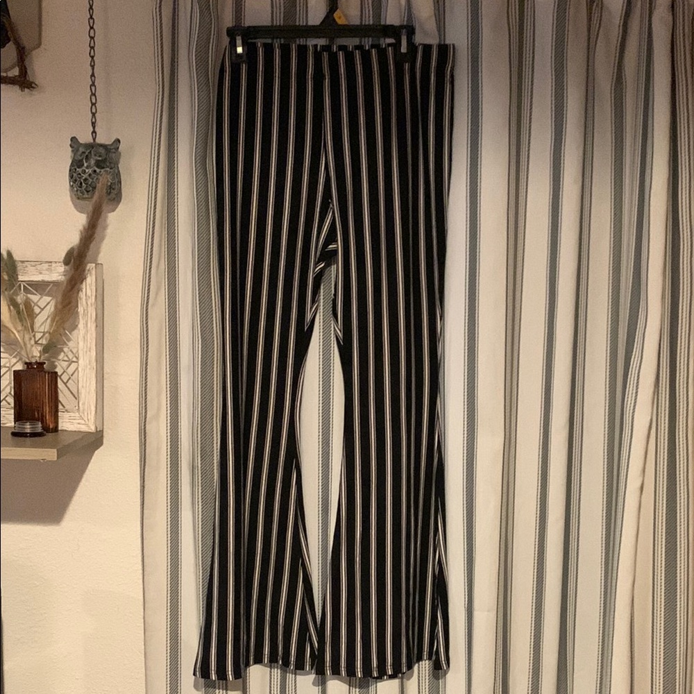 Black and White Striped Leggings